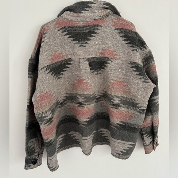 Moon Ryder Western Aztec Print Shacket Distressed Size Medium - Picture 8 of 10